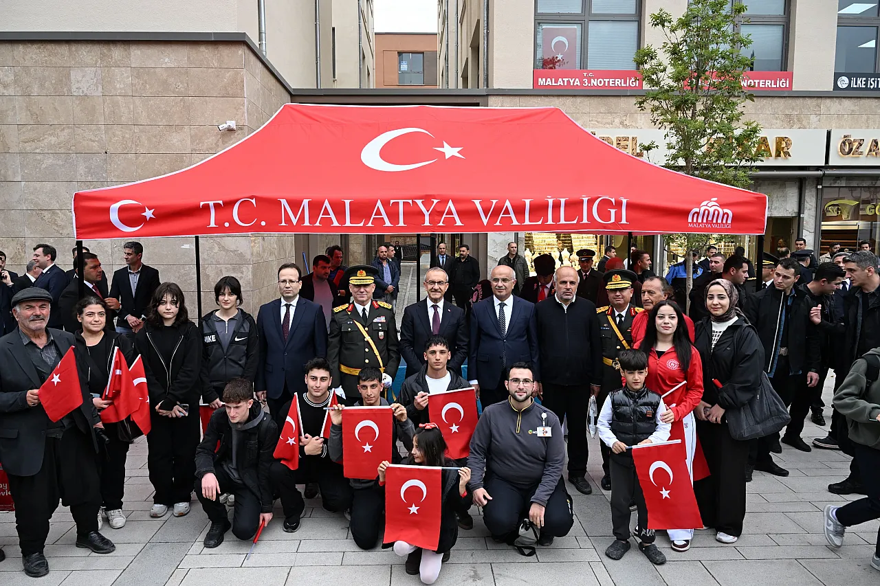 Malatya'da Cumhuriyet Bayramı İçin İlk Tören!