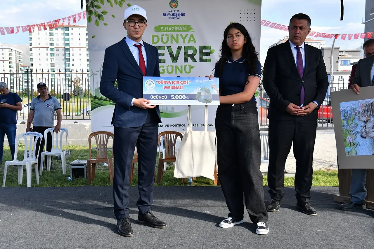 Yeşilyurt'ta Çevre Bilinci Ödüllendirildi! Öğrencilerden Doğaya Örnek Katkı