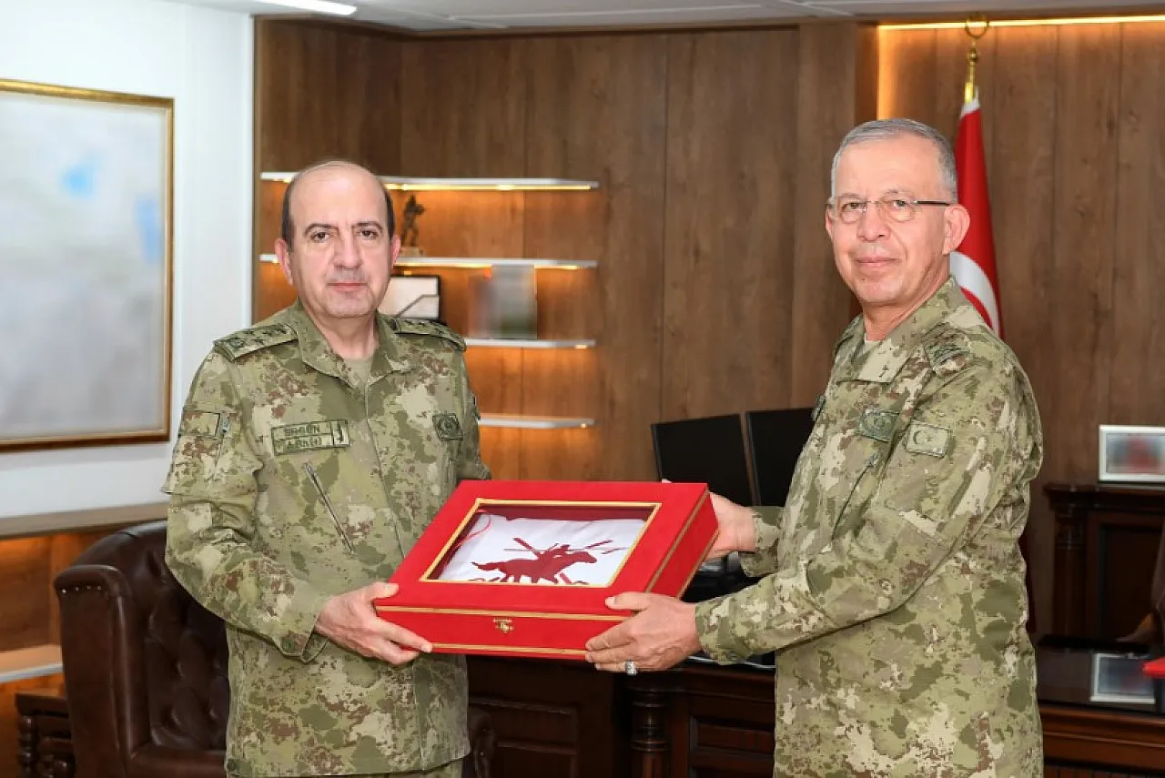 2'nci Ordu Komutanlığı'nda Devir Teslim Töreni