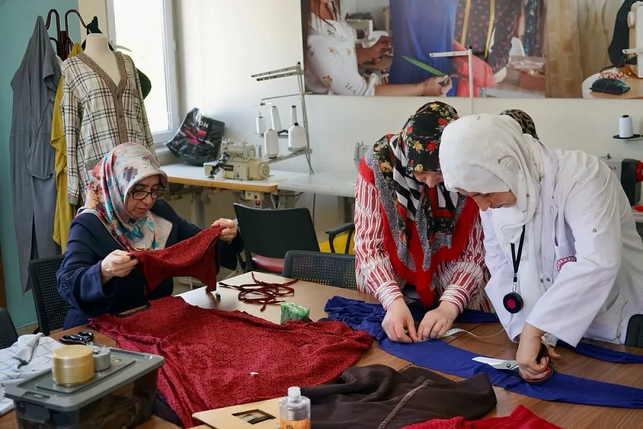 Malatya Yeşilyurt'ta Kursiyerler Hem Öğreniyor Hem Üretiyor!