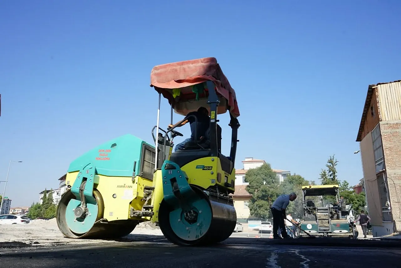 Yeşilyurt'ta Yol Çalışmaları Sonbaharda Hızlandı!