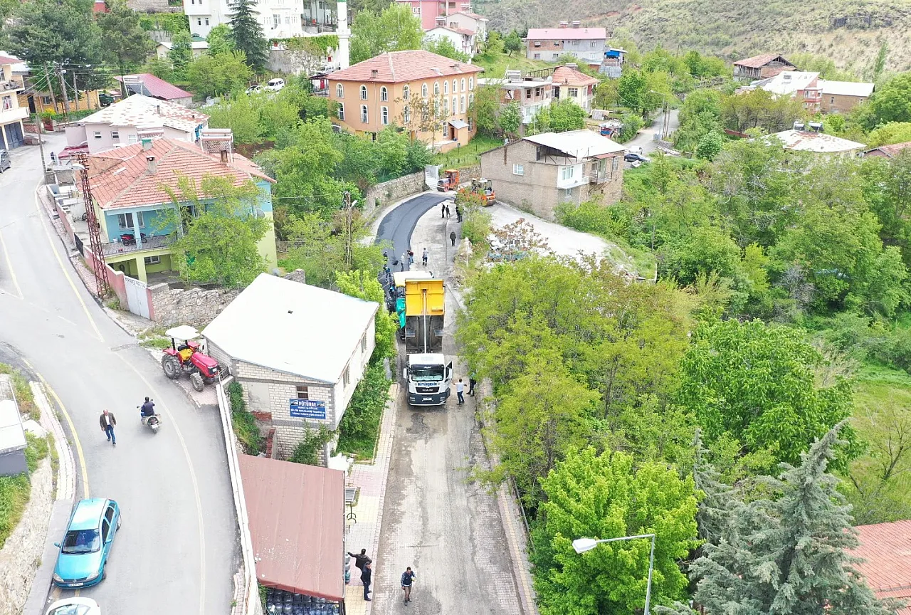 Malatya Pütürge İlçe Merkezinde Yol Yenilendi! Sıcak Asfalt Çalışması Tamamlandı