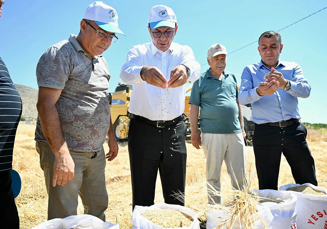 Malatya Yeşilyurt'ta 150 Dönümlük Arpa Hasadı Tamamlandı! Ürünler Üreticilere Dağıtılacak