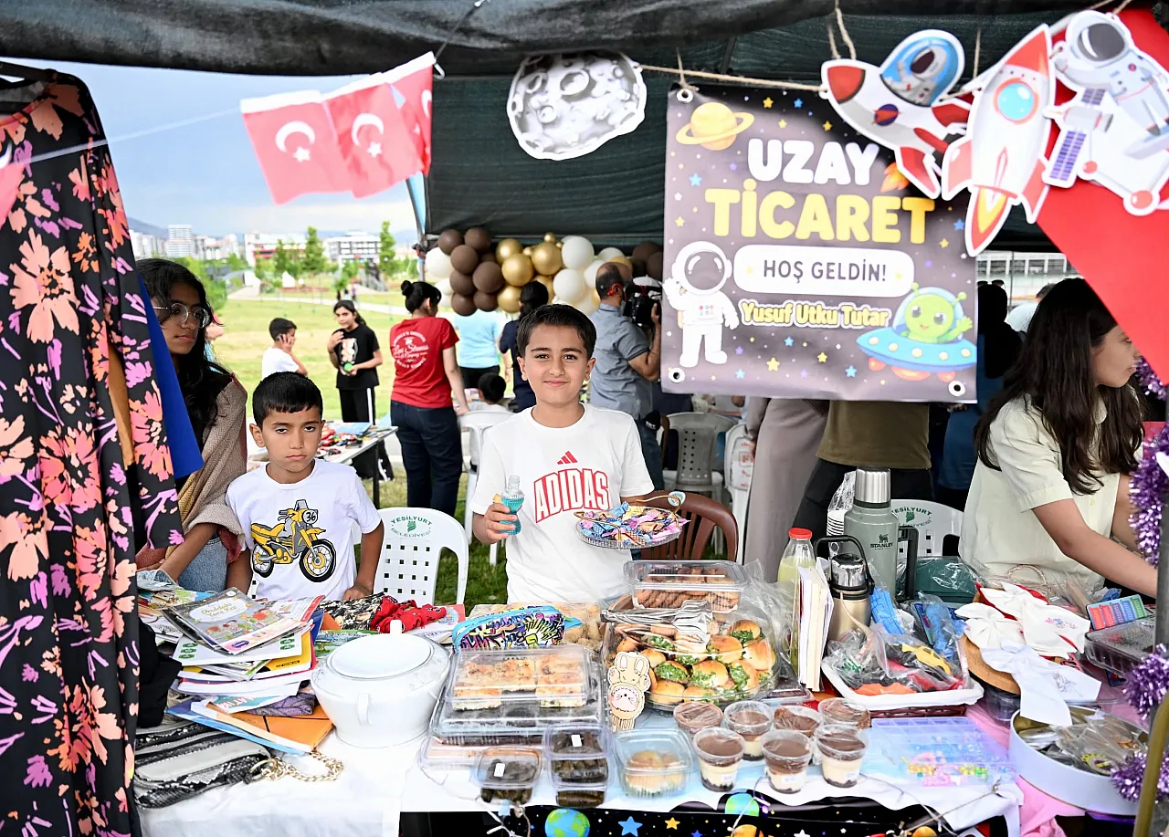 Malatya'da Minik Girişimcilerden Örnek Davranış! Elde Edilen Gelir Yetim Çocuklara Bağışlandı