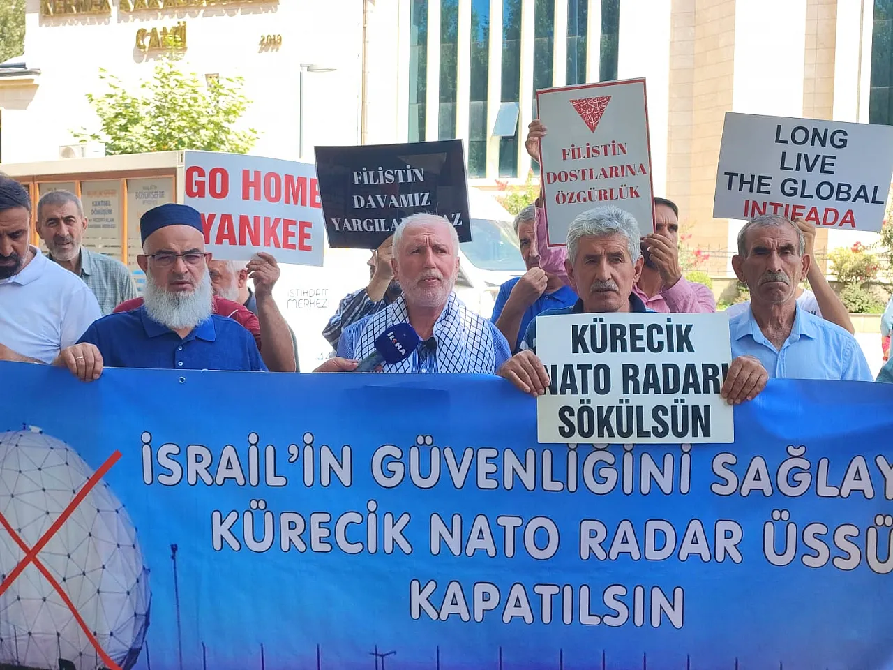 Açlık ve umut arasında: Gazze için Kürecik Üssü'ne tepki