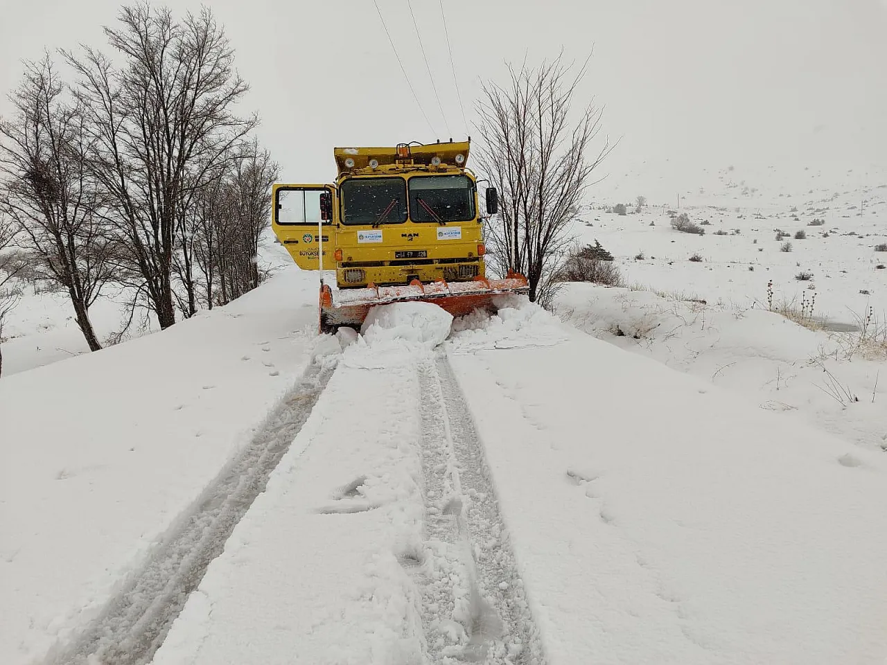 Kaymakam Sungur'dan Kar Mesaisine Moral Desteği'
