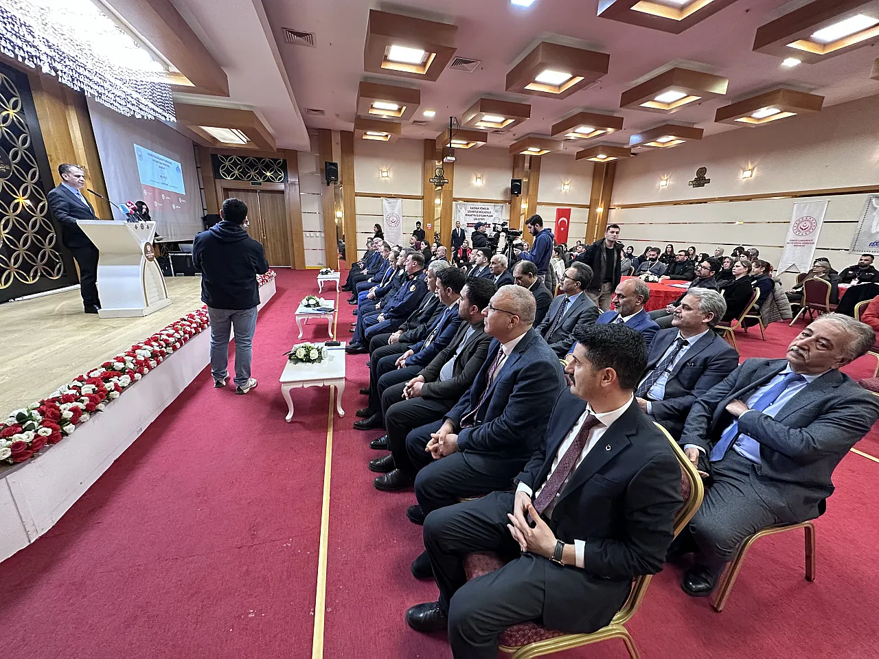 Malatya'da Şiddetle Mücadele Seferberliği: Mesele Siyaset Üstü Ele Alınmalı!