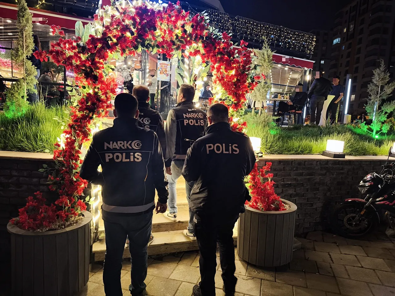 Malatya'da Narkoalan-2 Operasyonu! Park ve Bahçelerde Denetim