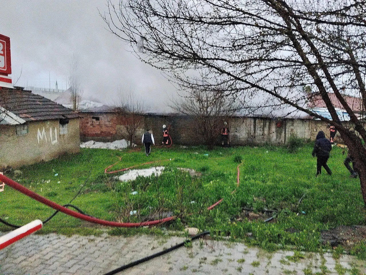 Malatya'da Büyük Panik! Depo Alevlere Teslim Oldu!
