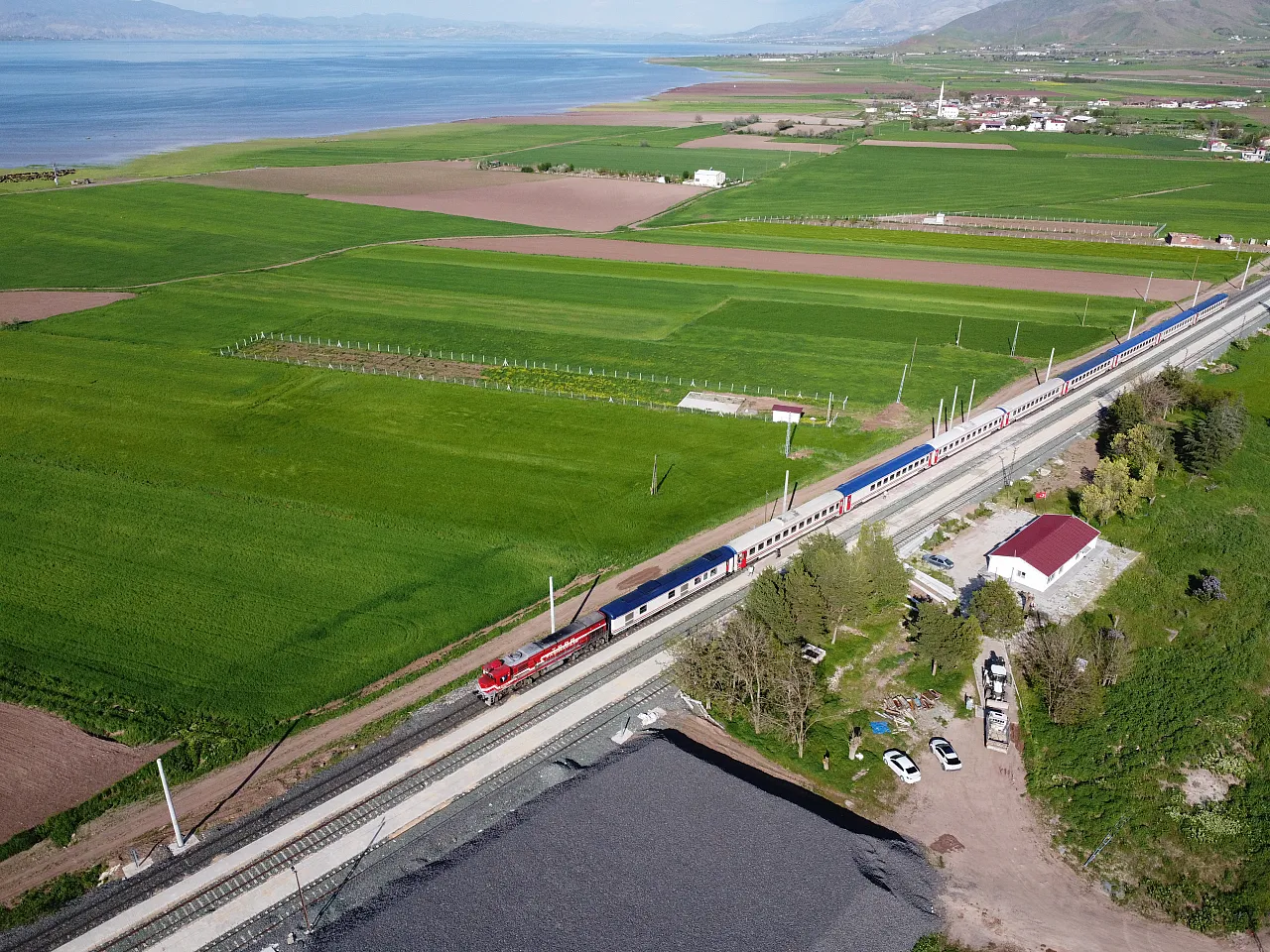Malatya'dan Geçen Bu Tren Görenleri Hayran Bırakıyor!
