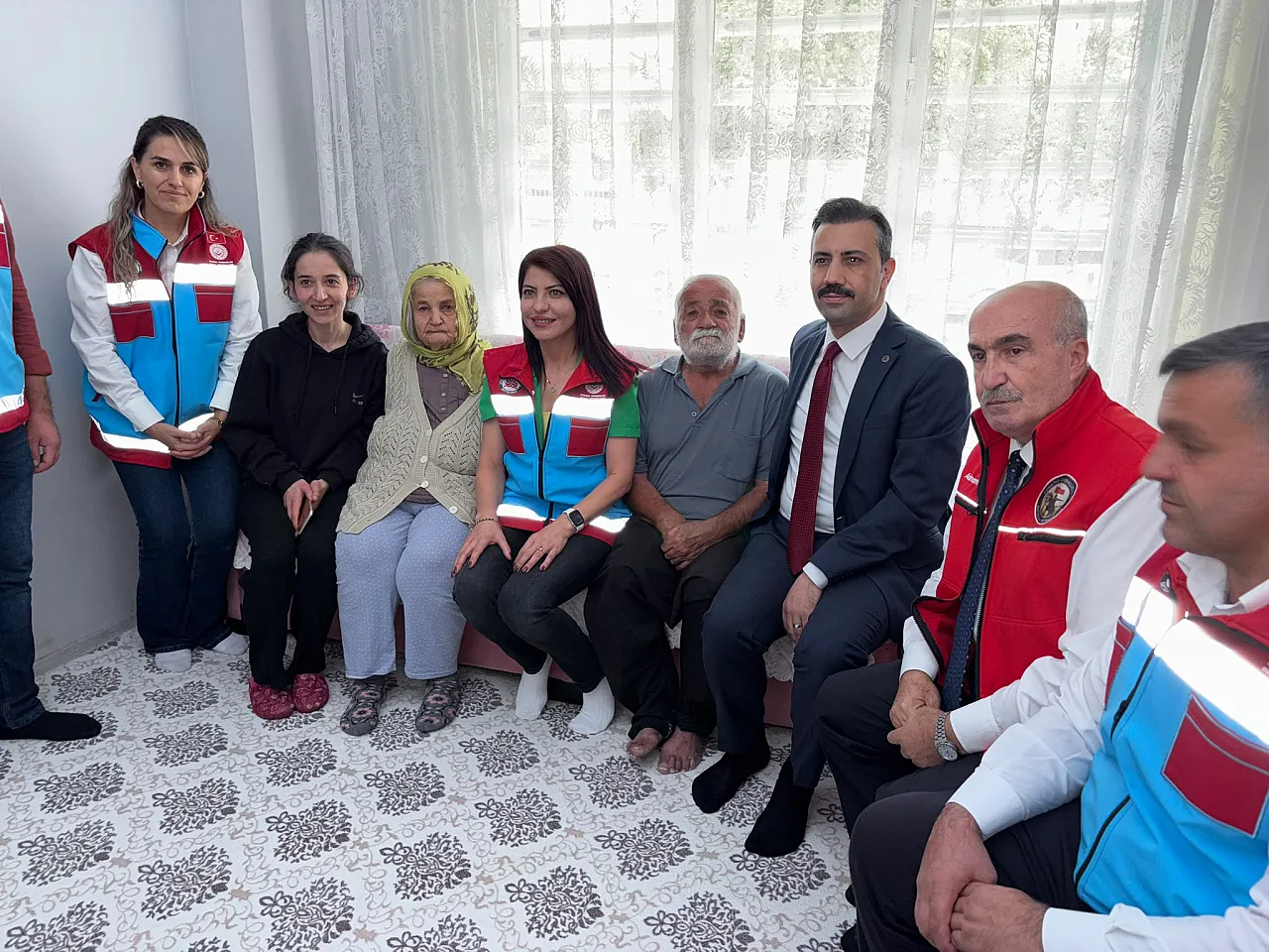Malatya'da 3 Yaşlı Vatandaşa Doğum Günü Sürprizi!