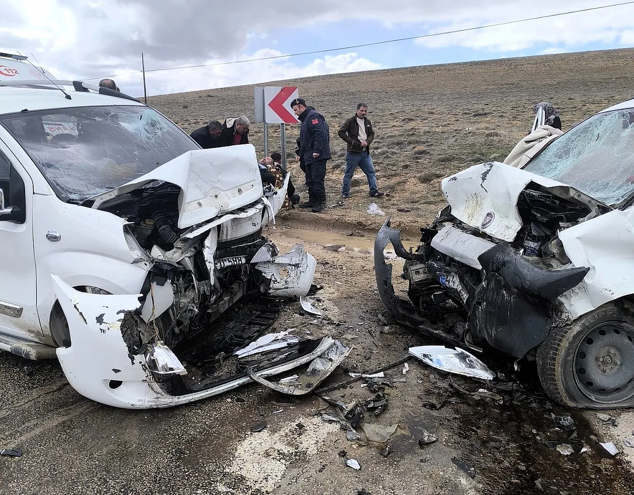 Malatya'da Kaza! 2'si Ağır 4 Kişi Hastaneye Kaldırıldı!