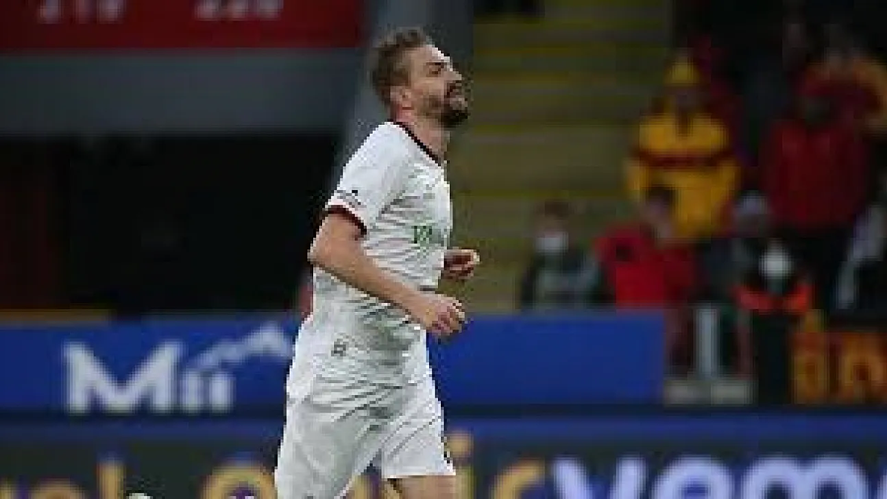 Galatasaray, Fenerbahçe Ve Beşiktaş Forması Giymişti! Caner Erkin Futbola Veda Etti