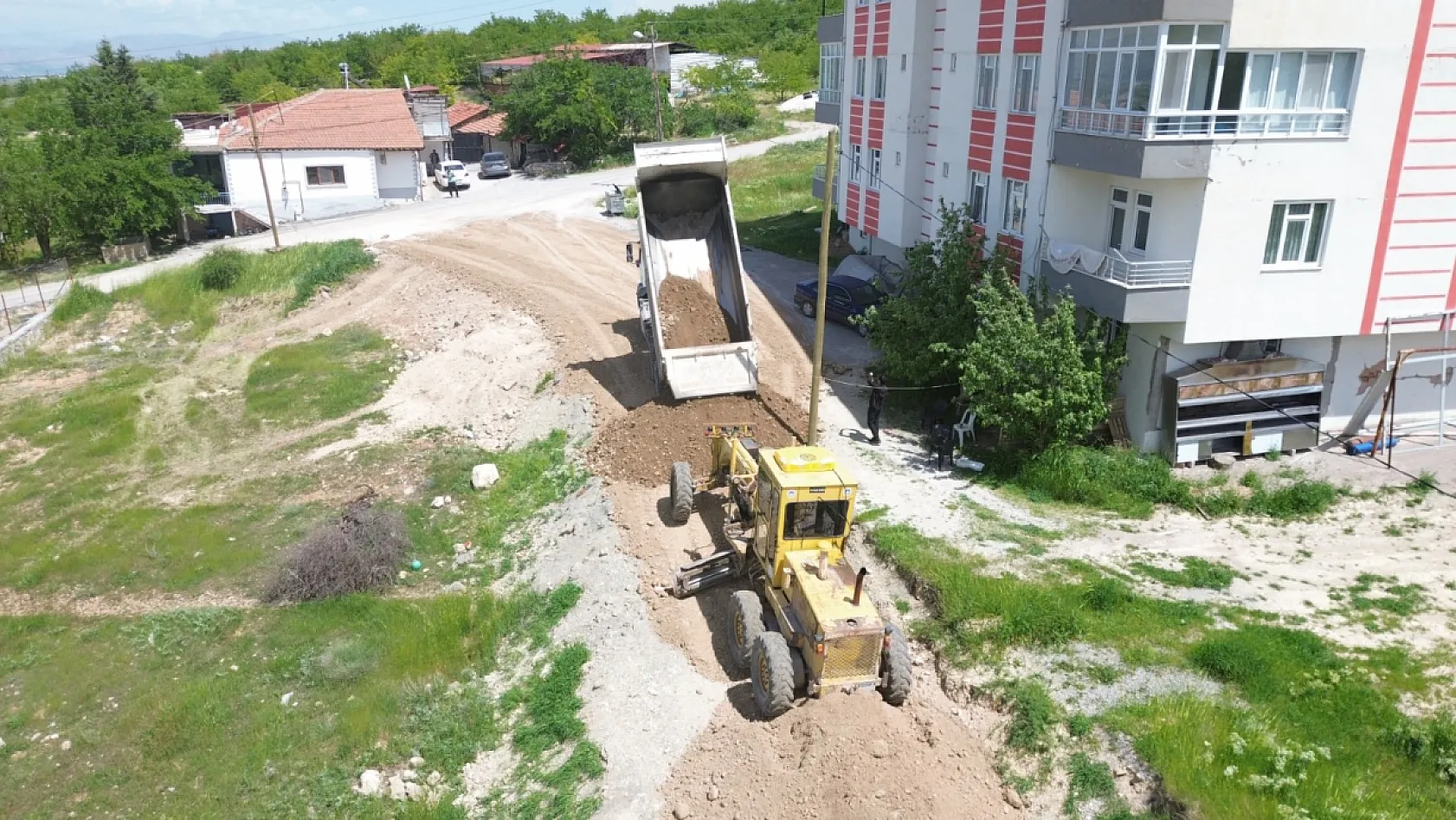 Malatya Battalgazi'de İki Mahallede Yollar Güvenli Hale Getirildi!