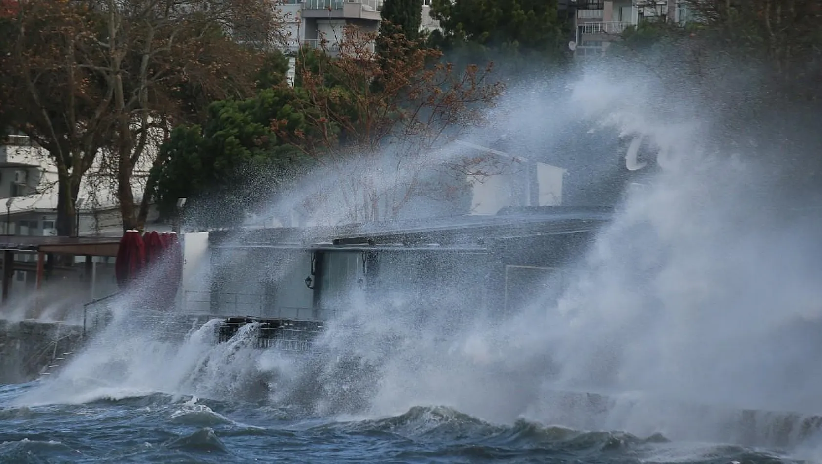 Meteoroloji Alarm Verdi! İki Denizde Birden Fırtına Kopacak
