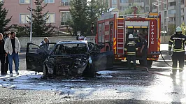 Erzurum'da Korku Dolu Anlar! Park Halindeki Araç Bir Anda Alev Topuna Döndü