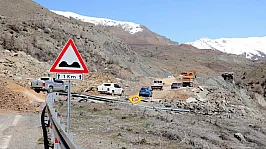 Hakkari-Van Yolunda Heyelan!