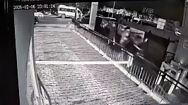 Küçükçekmece'de İnanılmaz Olay: Polis Memuru ve Eşine Sokak Ortasında Meydan Dayağı