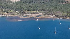 Marmaris'te Deniz Metrelerce Çekildi: Tekneler Karaya Oturdu