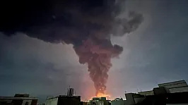 Orta Doğu'da Gerilim Tırmanıyor: İsrail, İran'ın Uzay Programı Merkezini Vurduğunu İleri Sürdü!