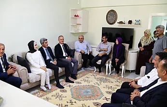 Azmi Engel Tanımadı! Karnesini İl Müdürü Bakır Takdim Etti