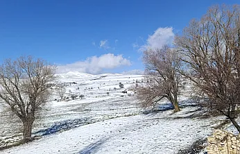 Bahar Beklerken Kar Geldi! Hekimhan'ın Yüksekleri Beyaza Büründü