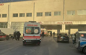 Buhara Bulvarı'nda kaza: Motosikletteki 2 kişi yaralandı