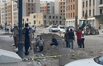 Çalışma Sırasında Patladı! Malatya'da Cadde Yaya Ve Araç Trafiğine Kapatıldı