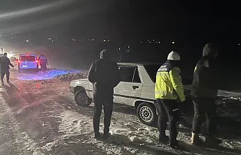 Çelikhan–Doğanşehir Yolunu Tipi Yol Kapattı, Ekipler Açtı