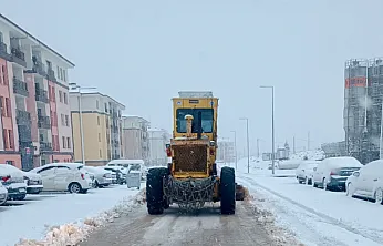 Darende'de Elbistan Yolu Kapandı, Ağır Vasıtalara Geçiş Yok!