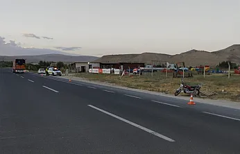 Darende'de otomobil motosiklete çarptı: 1 yaralı