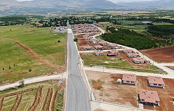 Doğanşehir'de Yılların Sorunu Çözüldü! 6,5 Kilometrelik Yol Hizmete Açıldı