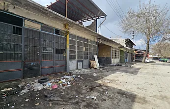 Dükkanlar Boşalıyor, Belirsizlik Sürüyor: Uğur Sanayi Sitesi'nde Son Durum Ne?