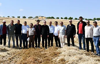 MAGİNDER'den Hasat Tarlasında Dikkat Çeken Mesaj!
