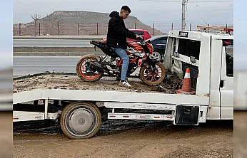 Makas Atıp Akrobasi Yapan Motosikletliler Yakalandı