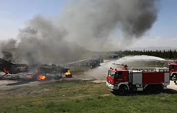 Malatya 7. Ana Jet Üssü'nde Alarm! Alevlere Saniyeler İçinde Müdahale