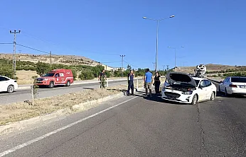 Malatya Arguvan Kavşağı'nda Korkutan Kaza!