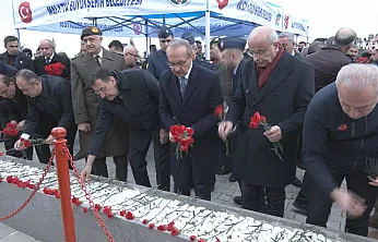 Malatya'da 6 Şubat Hüznü: Deprem Anıtında Duygu Dolu Anlar