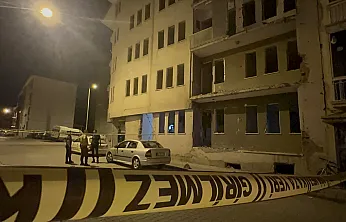 Malatya'da Ağır Hasarlı Binada Acı Olay! Kimliği Belirsiz Kişi Yaşamını Yitirdi