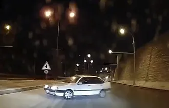 Malatya'da Buzlu Yolda Makas Kabusu!