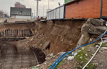 Malatya'da Çevreyolu'nda İnşaat Temeli Çöktü, Yol Kenarı Boşaltıldı!