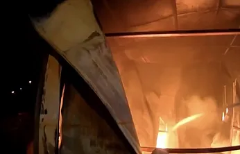 Malatya'da Depoda Korkutan Yangın! Ekipler Alevleri Büyümeden Durdurdu