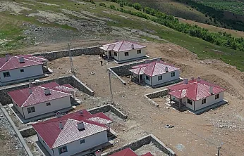 Malatya'da Deprem Konutları Gecikti, Köylüler Endişeli!