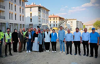 Malatya'da Deprem Konutlarında Son Durum! Ölmeztoprak Doğanşehir'de İncelemelerde Bulundu