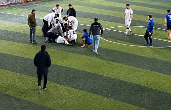 Malatya'da Halı Sahada Fenalaşan Sporcu, Hızlı Müdahale ile Kurtarıldı!