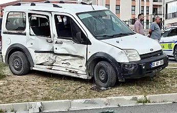 Malatya'da Hoca Ahmet Yesevi Mahallesi'nde Trafik Kazası! İki Kişi Yaralandı