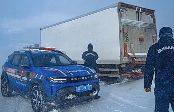 Malatya'da Kar Fırtınası Ulaşımı Durdurdu Yollar Peş Peşe Kapandı!