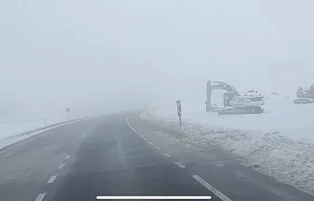Malatya'da Kar ve Tipi O Yolları Kapattı