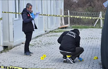 Malatya'da Konteynerkentte Bacanağını Vururken Eşini de Yaraladı!