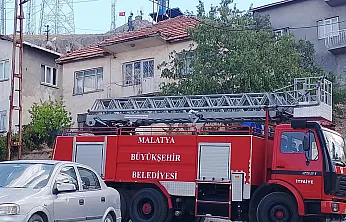Malatya'da Kötü Koku Nedeniyle Evine Girildi! Emekli Öğretmenden Acı Haber